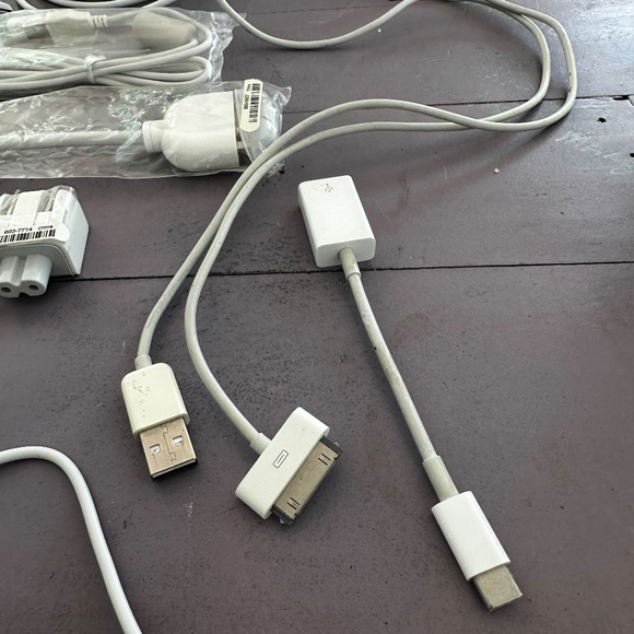 Apple USB Cables 7 pieces - Picture 4 of 5
